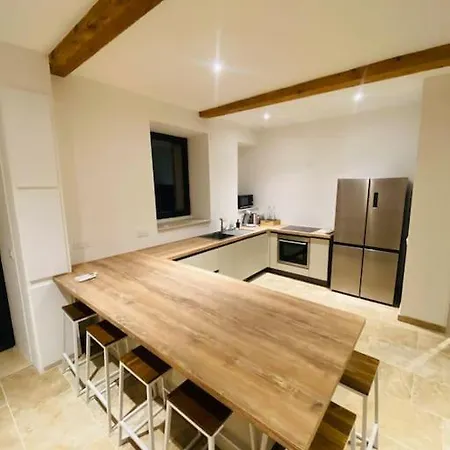 Hébergement de vacances Magnifique Maison 9 Personnes à *